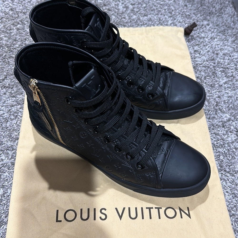 🖤🤍❤️‍🔥AUTHENTIC LV SNEAKERS ❤️‍🔥🤍🖤